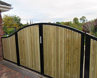 Unison Elite double leaf swing gate with shaped wing panels